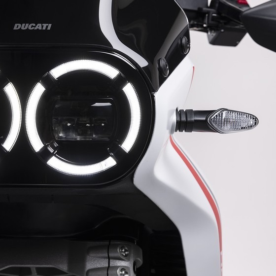 model Ducati DesertX