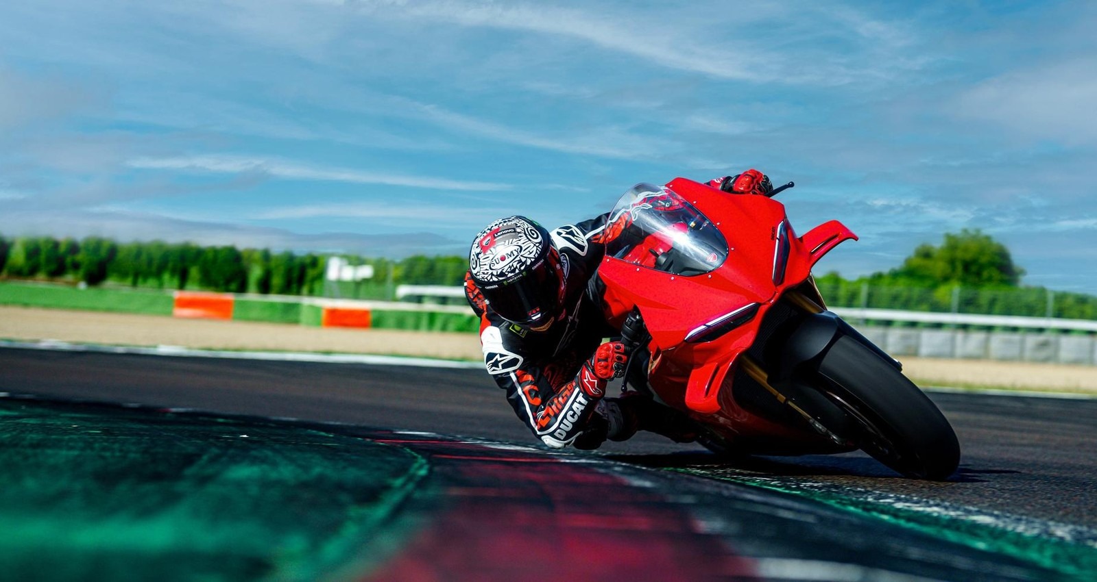 Panigale V4