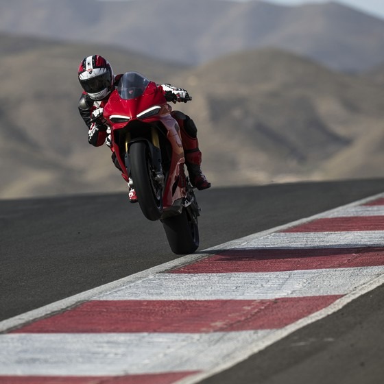 model Ducati Panigale V2