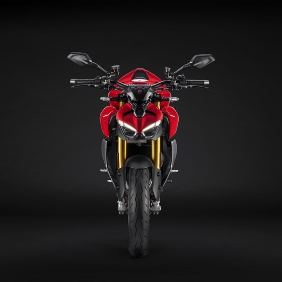 model Ducati Streetfighter V2