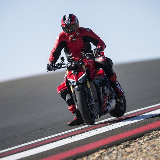 model Ducati Streetfighter V4 S