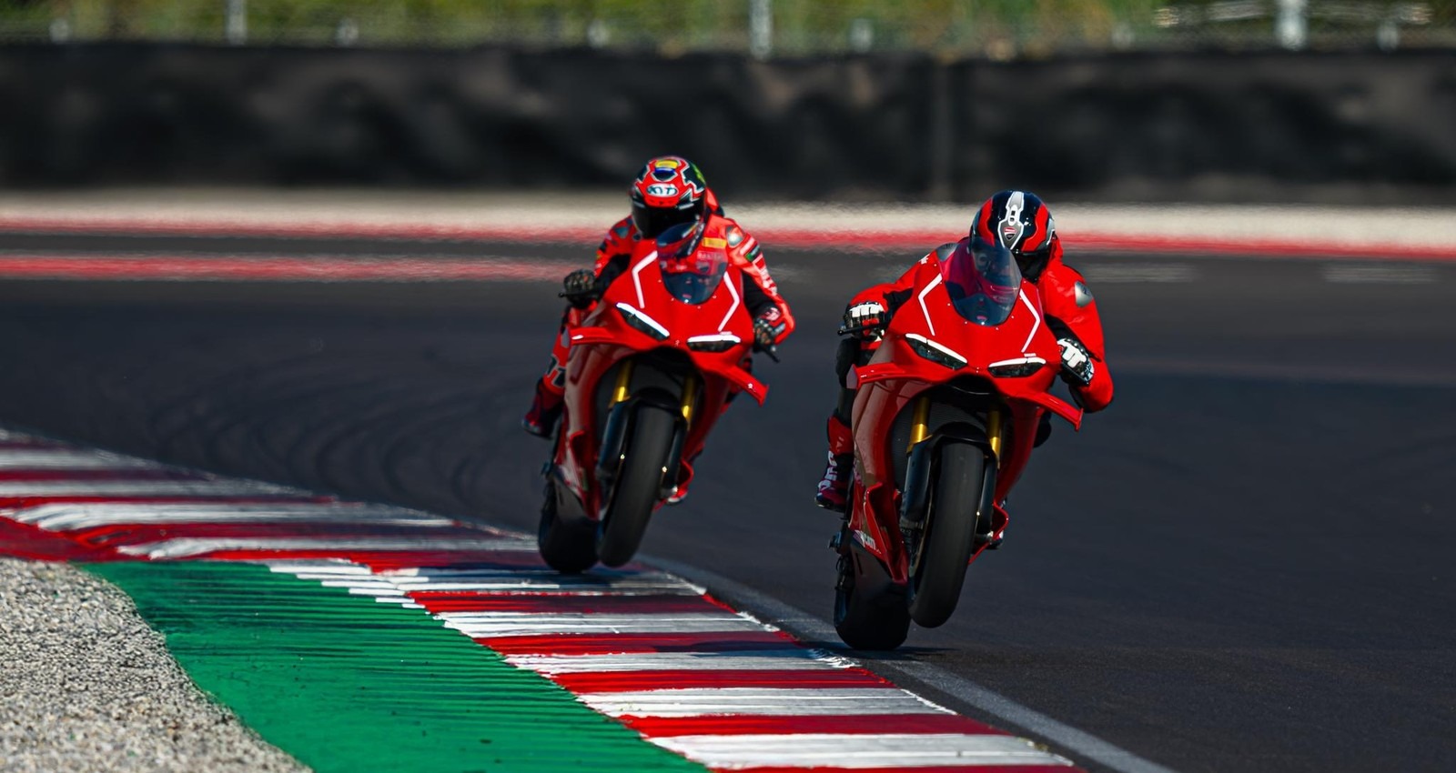 Panigale V4 R