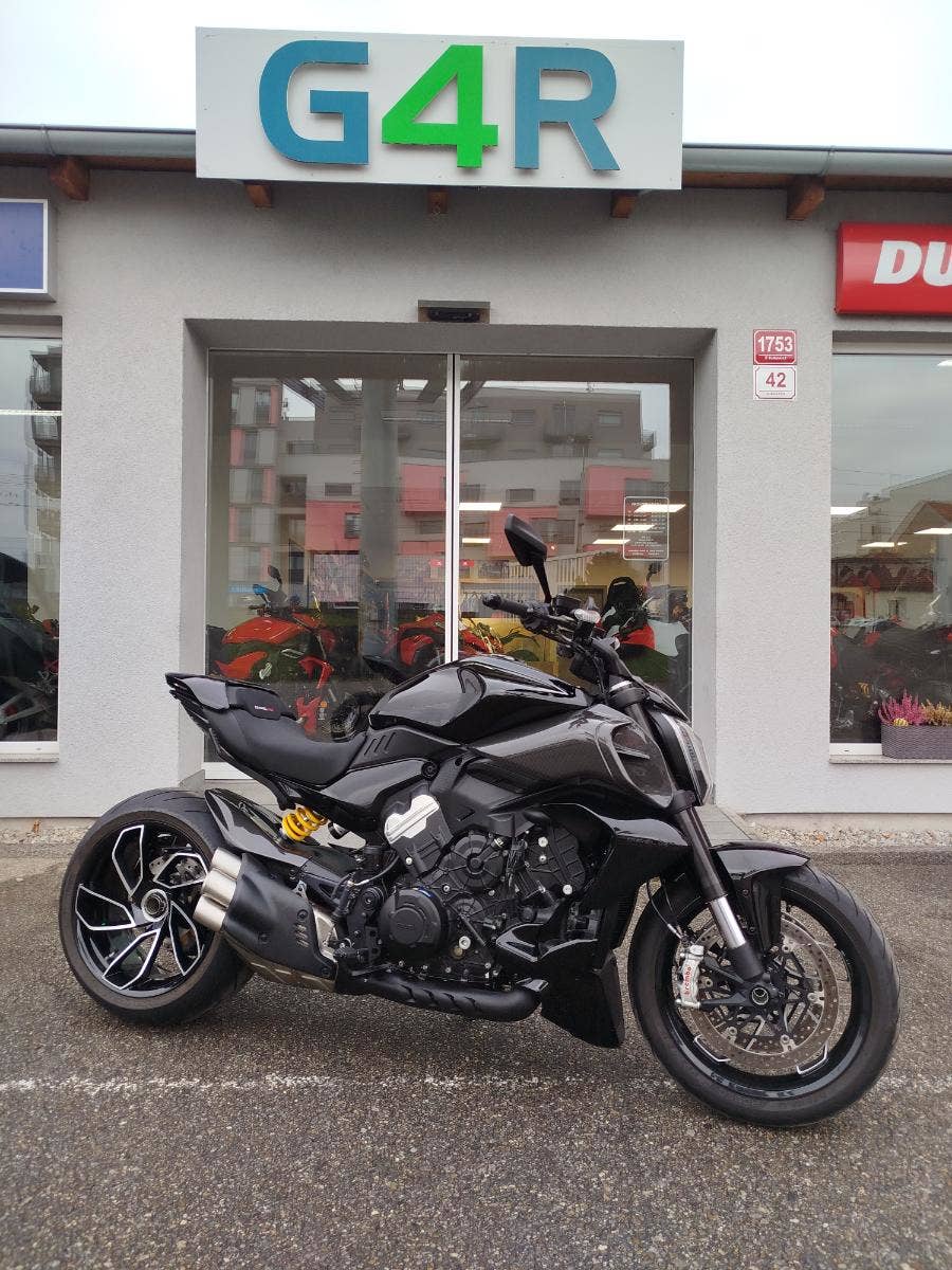 Ducati Diavel V4, 1. MAJITEL, ČR, TOVÁRNÍ ZÁRUKA, -DPH, VÝBAVA