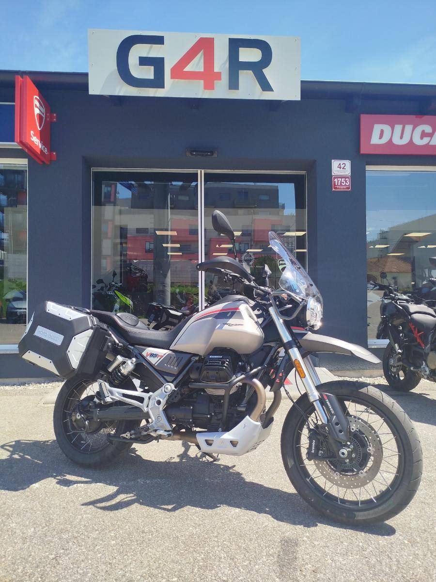 Moto Guzzi V 85 TT, 1. MAJITEL ČR, - DPH, BOHATÁ VÝBAVA