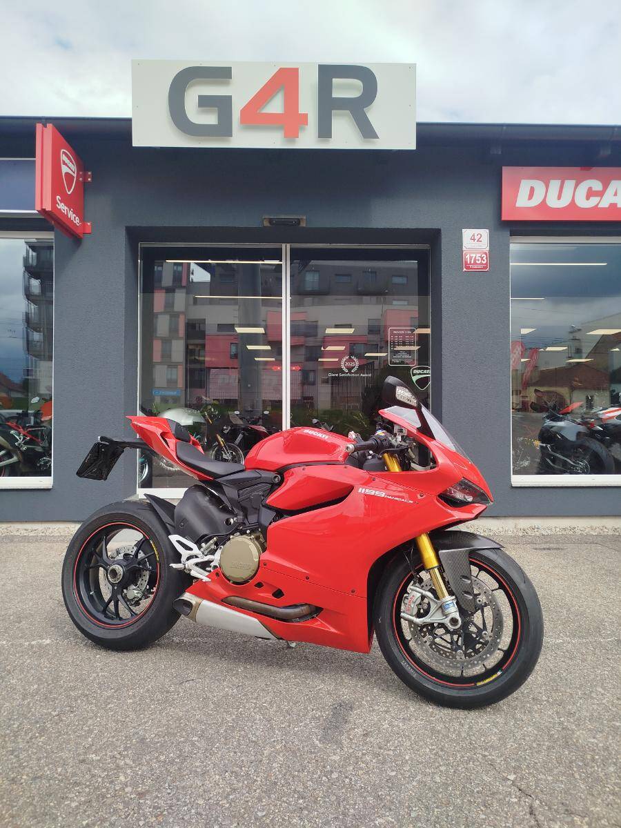 Ducati 1199 Panigale S, 1.MAJITEL V ČR, NÁDHERNÝ STAV