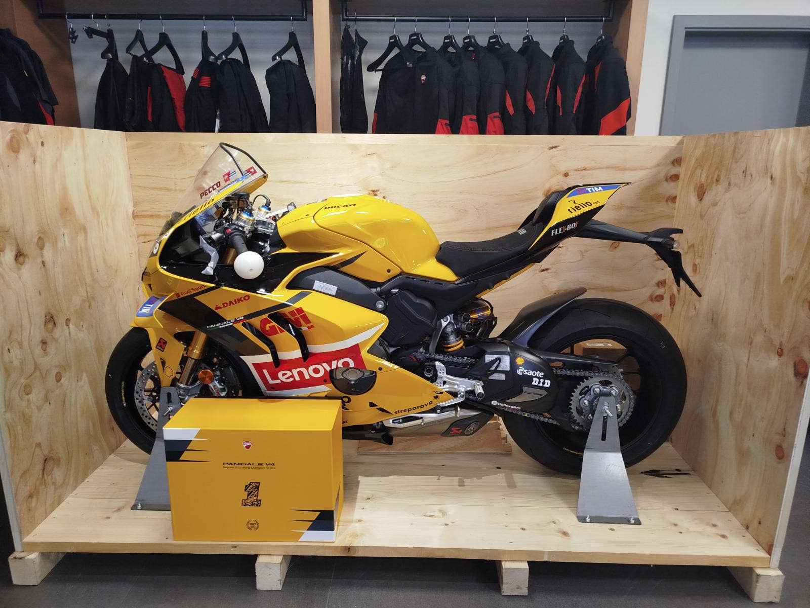 Ducati Panigale V4 BAGNAIA 2023 WORLD CHAMPION REPLICA, TOP CENA